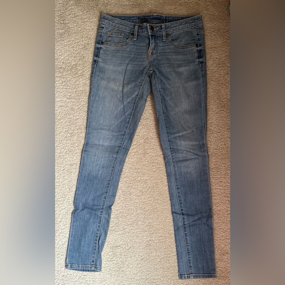 Massimo light blue wash low rise skinny jeans